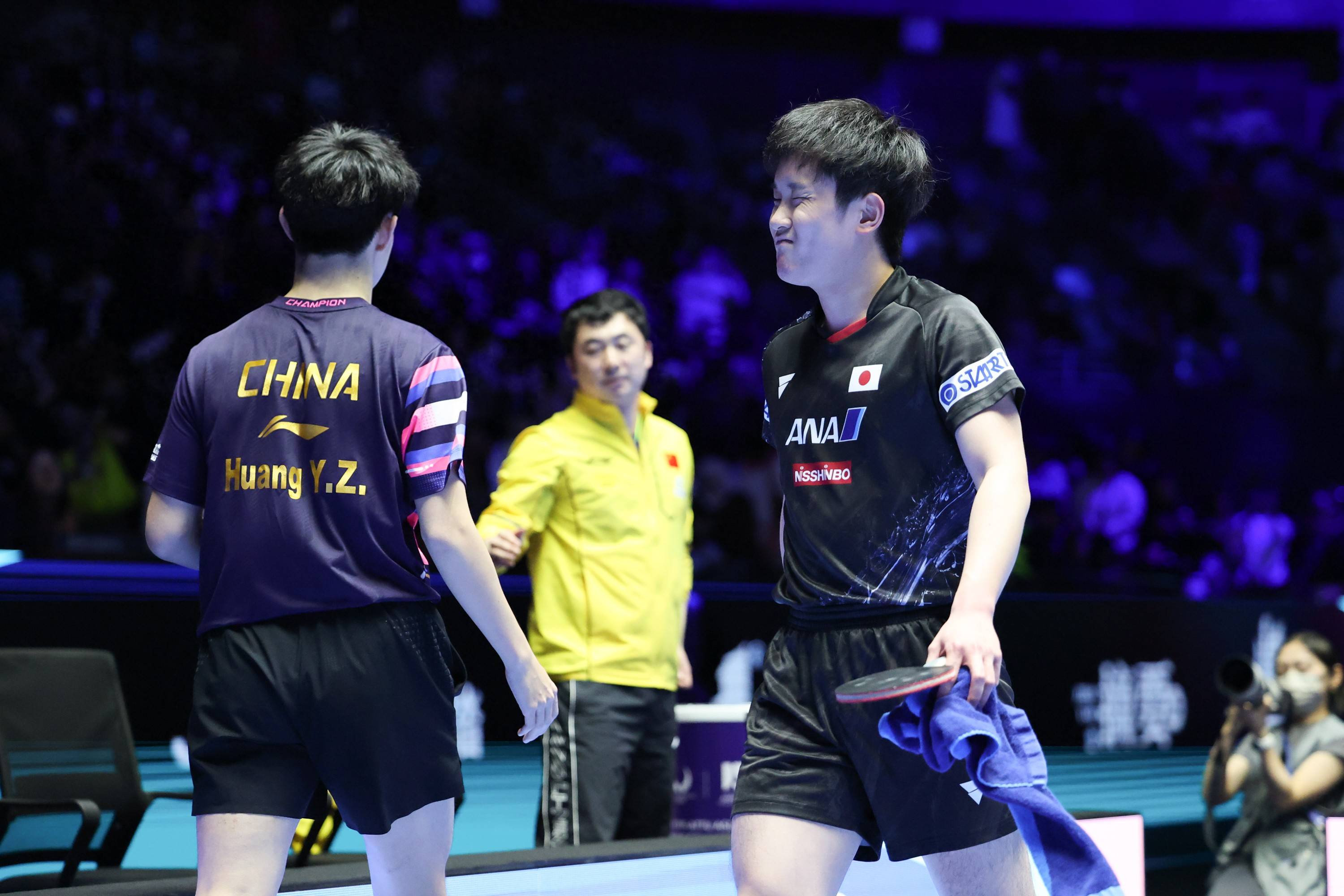 亚洲杯选手爆冷获胜，专家预测失准