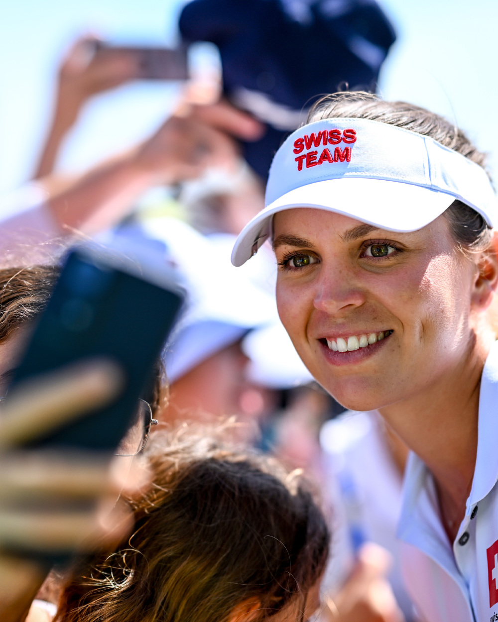 高尔夫选手刷新世界纪录,震撼全场的简单介绍 高尔夫选手刷新世界纪录,震撼全场的简单介绍