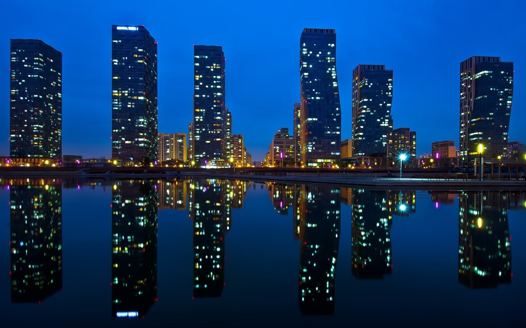 暴君降临,那个让F1街道赛没有悬念的夜晚