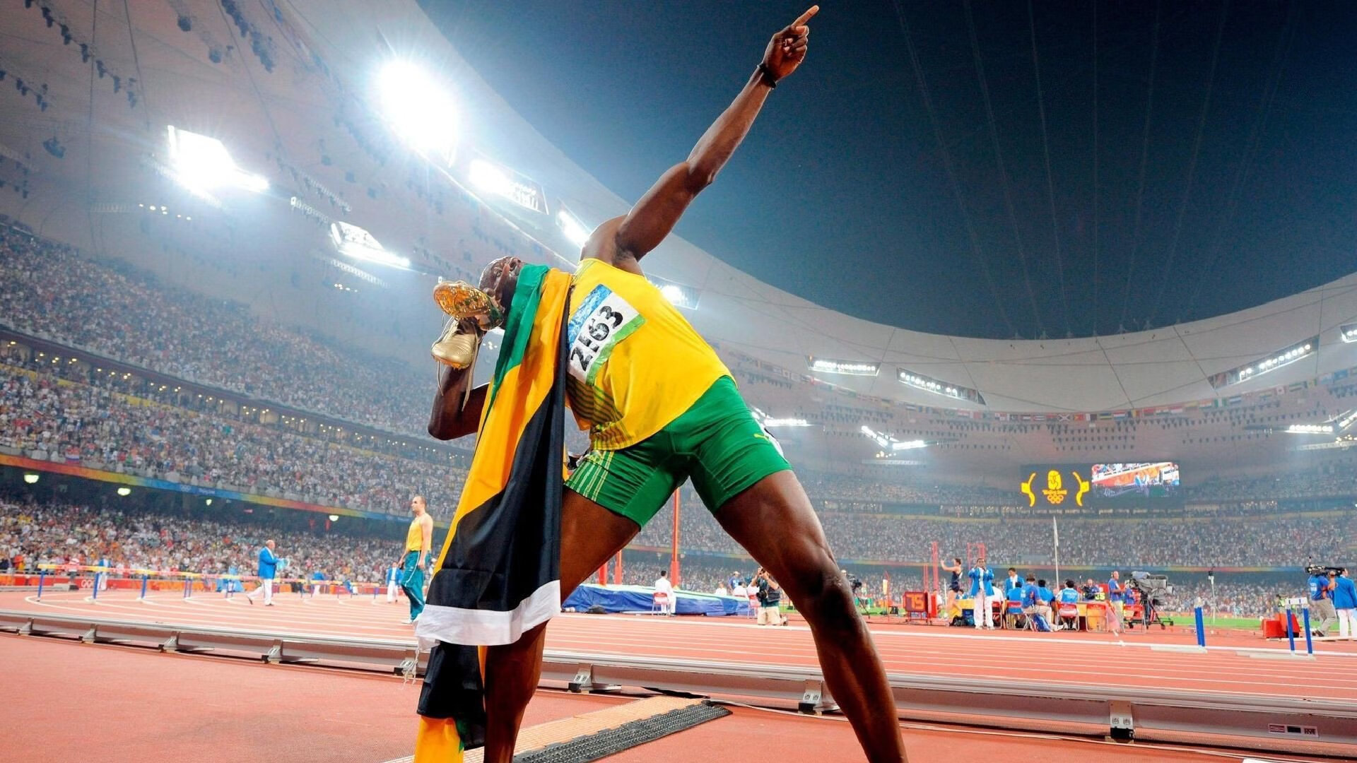 无声的愤怒—美加墨湿热夜，劳塔罗用脊背扛起蓝白色的山